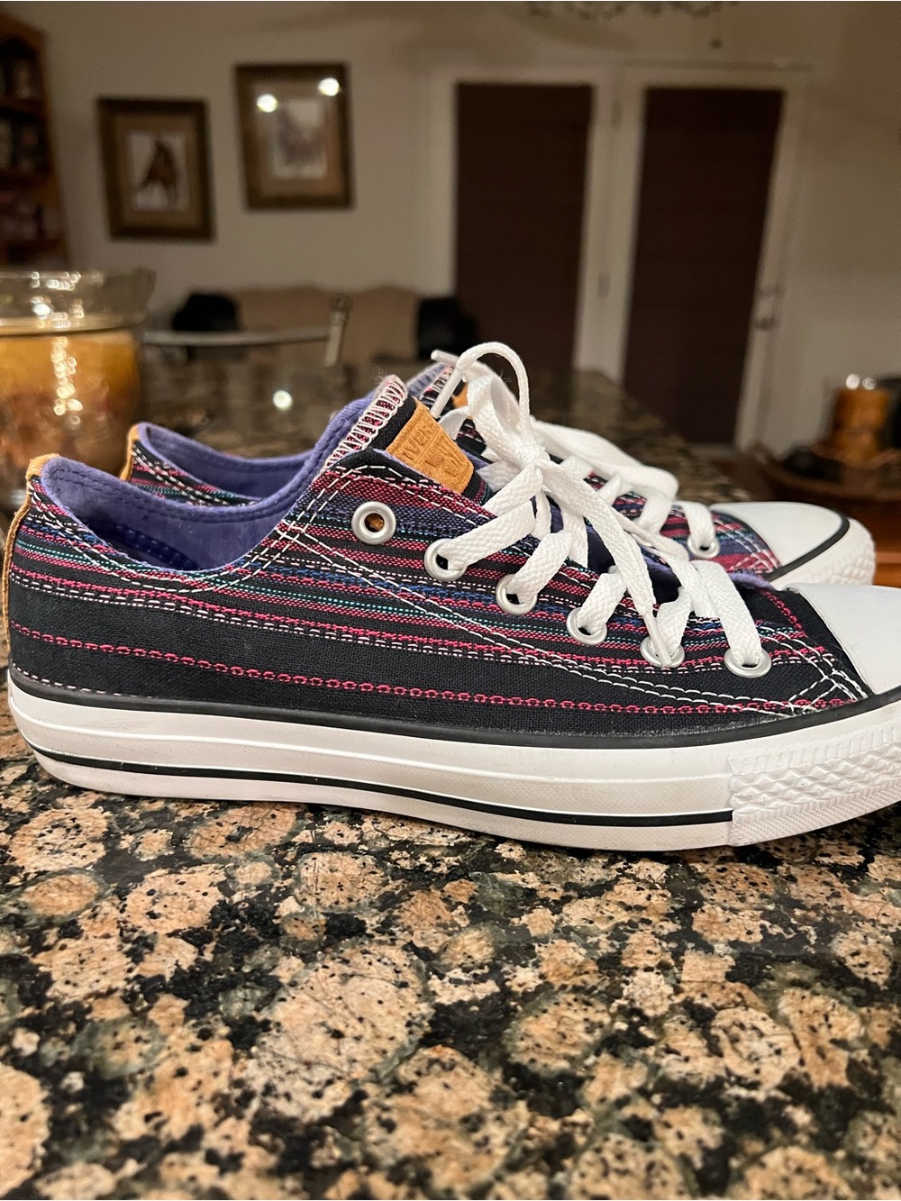 Converse Women’s Size 9 NWT